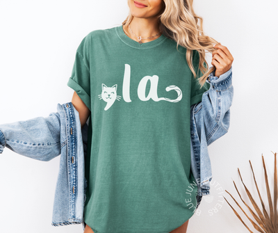 COMMA LA CAT LADY | COMFORT COLORS®  KAMALA TEE