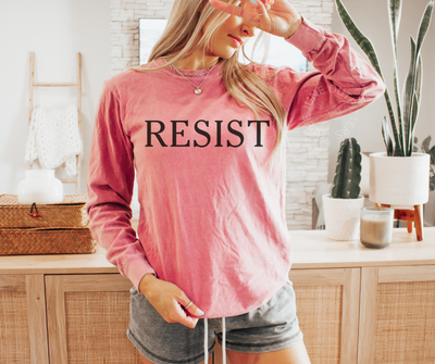 RESIST LONG SLEEVE FEMINIST TEE | COMFORT COLORS®