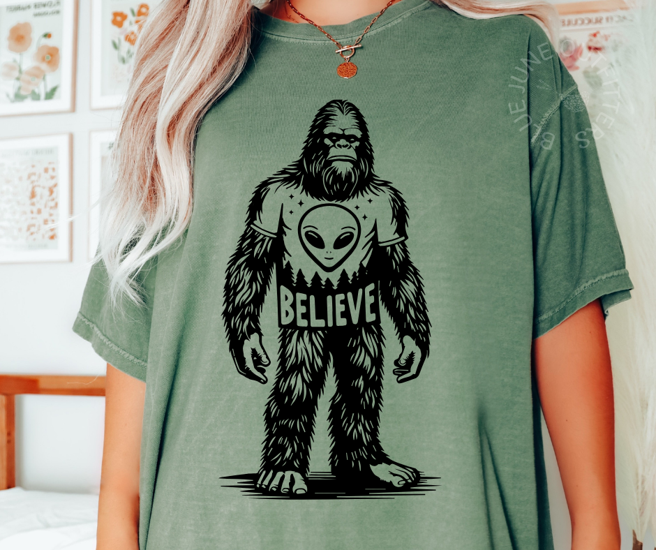 Bigfoot And Alien | Paranormal Believe Comfort Colors® Tee