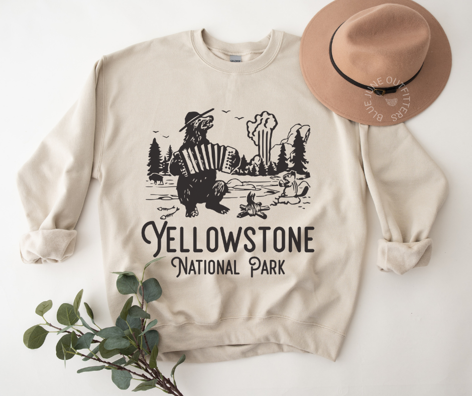 RETRO YELLOWSTONE NATIONAL PARK | COZY SWEATSHIRT