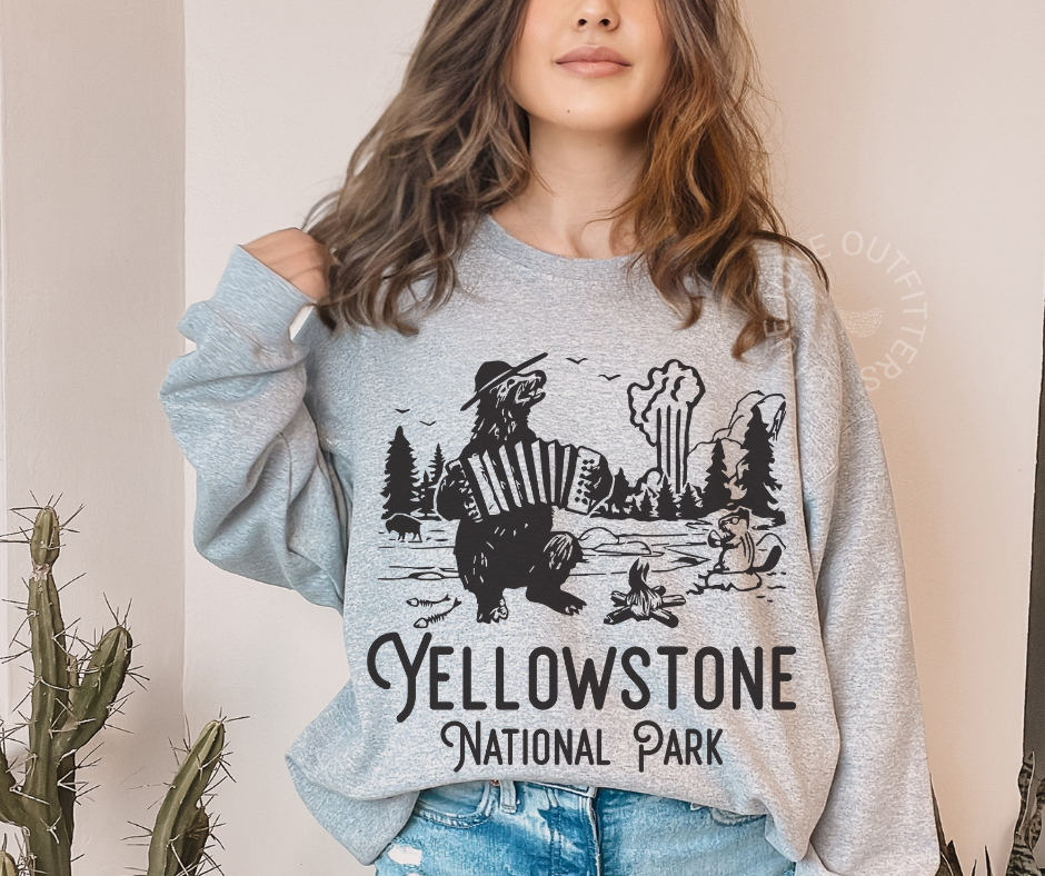 RETRO YELLOWSTONE NATIONAL PARK | COZY SWEATSHIRT